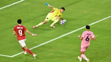 عاجل| عاشور يغادر متأثراً بالبكاء.. والتعادل السلبي يظل المسيطر على مباراة الأهلي وإنتر ميامي بعد 15 دقيقة