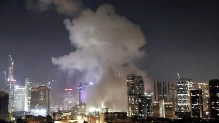 الإسعاف الإسرائيلي: 3 وفيات و14 جريحًا نتيجة هجمات صاروخية إيرانية في شمال إسرائيل. الإسعاف الإسرائيلي: 3 وفيات و14 جريحًا نتيجة هجمات صاروخية إيرانية في شمال إسرائيل.