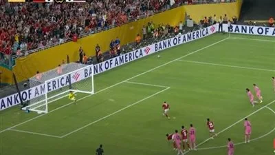 كأس العالم للأندية: محمود حسن تريزيجيه يفشل في تسجيل ركلة جزاء للأهلي في الدقيقة 42 كأس العالم للأندية: محمود حسن تريزيجيه يفشل في تسجيل ركلة جزاء للأهلي في الدقيقة 42