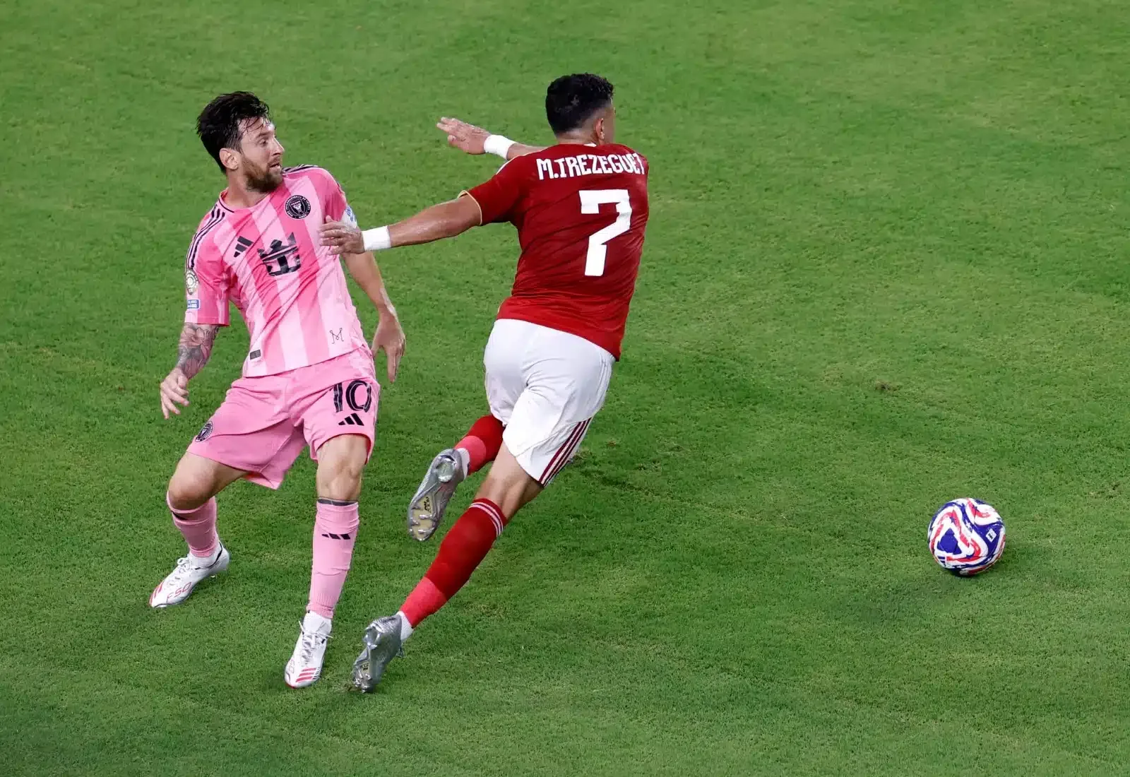 الشناوي يحمى الأهلي من مفاجأة إنتر ميامي بتعادل بدون أهداف في كأس العالم للأندية الشناوي يحمى الأهلي من مفاجأة إنتر ميامي بتعادل بدون أهداف في كأس العالم للأندية