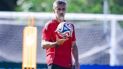 خوسيه ريبيرو: الأهلي كان من المفترض أن ينتصر على إنتر ميامي.. وتركيز الفريق الآن على مباراة بالميراس في كأس العالم للأندية. خوسيه ريبيرو: الأهلي كان من المفترض أن ينتصر على إنتر ميامي.. وتركيز الفريق الآن على مباراة بالميراس في كأس العالم للأندية.