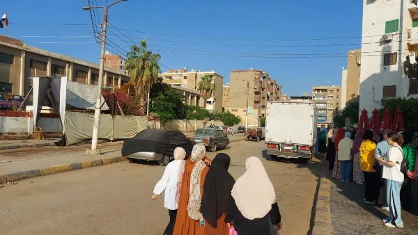 بدء وصول طلاب الثانوية العامة في القليوبية إلى مراكز الامتحانات بدء وصول طلاب الثانوية العامة في القليوبية إلى مراكز الامتحانات