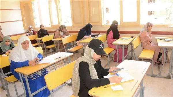 34 ألف طالب يتقدمون لامتحاني الدين والتربية الوطنية في بداية الثانوية العامة بالمنيا 34 ألف طالب يتقدمون لامتحاني الدين والتربية الوطنية في بداية الثانوية العامة بالمنيا