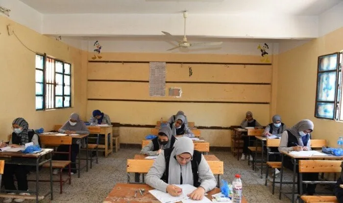 وزير التعليم يراقب بدء امتحانات الثانوية العامة 2025 من غرفة التحكم وزير التعليم يراقب بدء امتحانات الثانوية العامة 2025 من غرفة التحكم