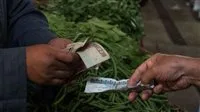 عاجل | بعد التصعيد بين إسرائيل وإيران: هل سيتأثر أسعار السلع والخدمات في مصر؟ عاجل | بعد التصعيد بين إسرائيل وإيران: هل سيتأثر أسعار السلع والخدمات في مصر؟