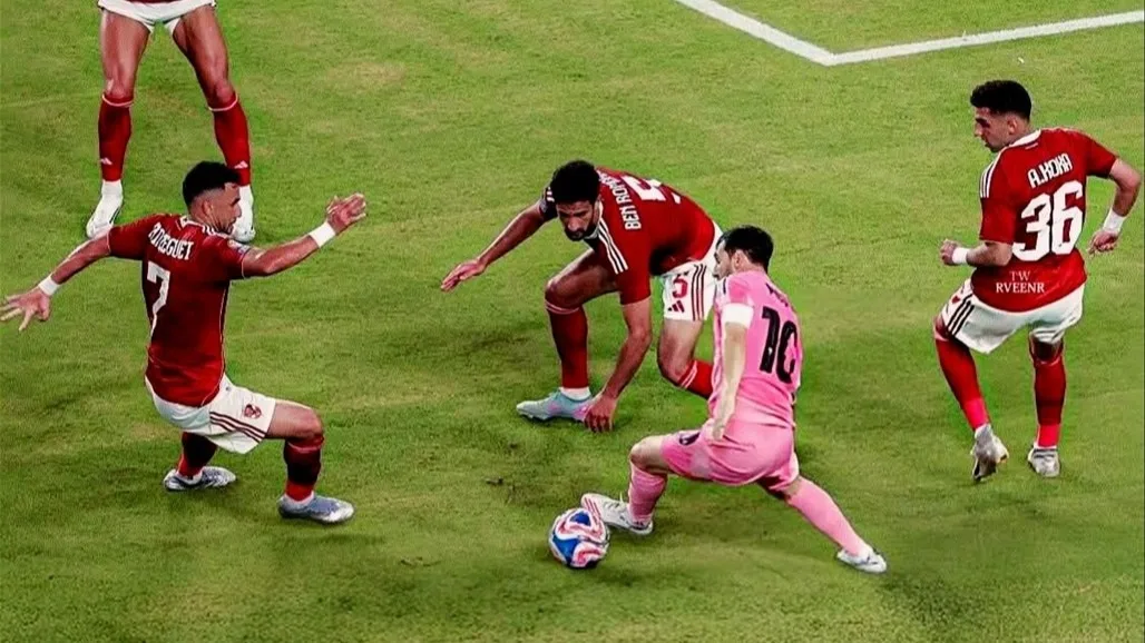 إطلاق كأس العالم للأندية: مباراة الأهلي وإنتر ميامي تنتهي بالتعادل بدون أهداف إطلاق كأس العالم للأندية: مباراة الأهلي وإنتر ميامي تنتهي بالتعادل بدون أهداف