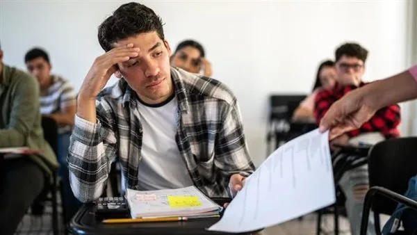 السكينة والثقة: أداة قوية… كيف يمكنك مواجهة توتر ليلة الامتحان؟ السكينة والثقة: أداة قوية… كيف يمكنك مواجهة توتر ليلة الامتحان؟