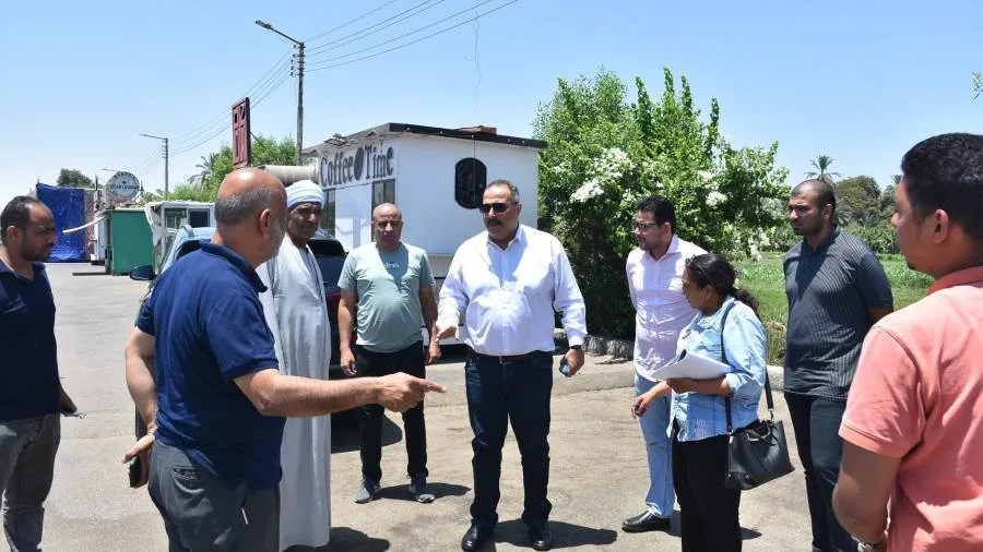 مياه الأقصر تستكشف إمكانية تقديم خدمة الصرف الصحي لمنطقة الجولي فيل مياه الأقصر تستكشف إمكانية تقديم خدمة الصرف الصحي لمنطقة الجولي فيل
