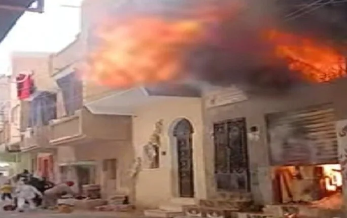 شخص يقفز من منزله هربًا من النيران بعد اندلاع حريق في شقة بعين شمس شخص يقفز من منزله هربًا من النيران بعد اندلاع حريق في شقة بعين شمس