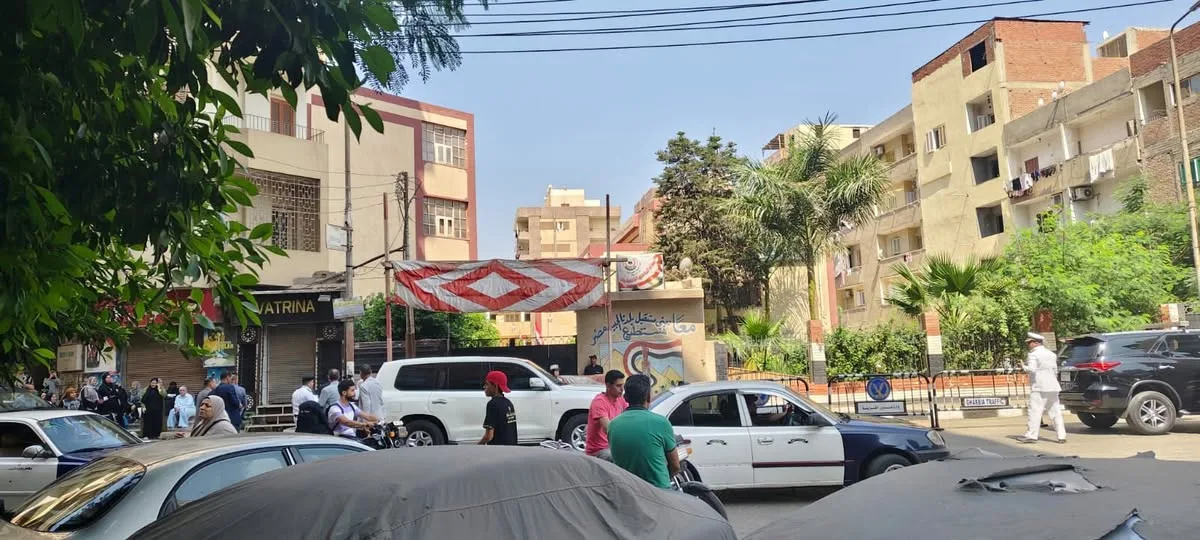 مدير الأمن في الغربية يزور لجان امتحانات الثانوية العامة مدير الأمن في الغربية يزور لجان امتحانات الثانوية العامة