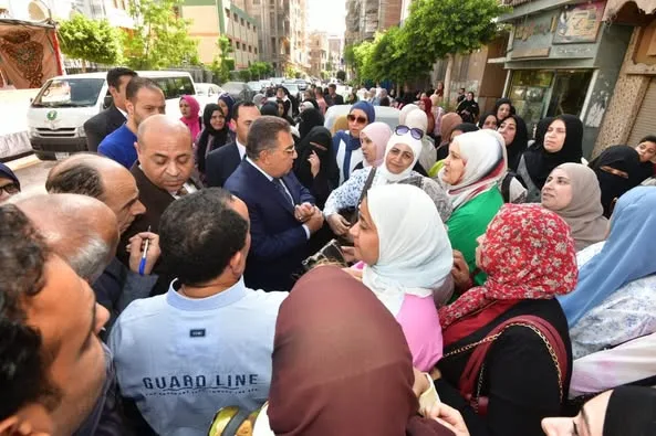 محافظ الدقهلية يزور لجان امتحانات الصف الثالث الثانوي محافظ الدقهلية يزور لجان امتحانات الصف الثالث الثانوي