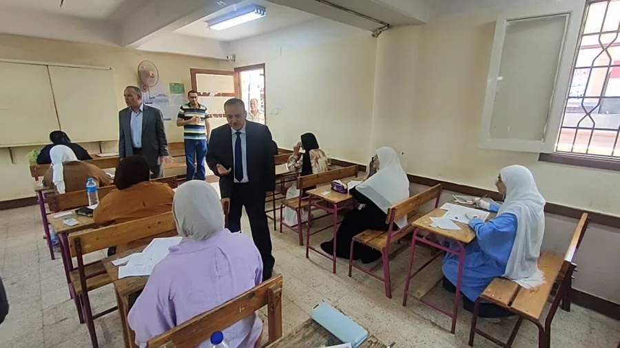 محافظ أسيوط: إنشاء غرفة عمليات دائمة لضمان أمن امتحانات الثانوية العامة وتوفير بيئة آمنة للطلاب محافظ أسيوط: إنشاء غرفة عمليات دائمة لضمان أمن امتحانات الثانوية العامة وتوفير بيئة آمنة للطلاب