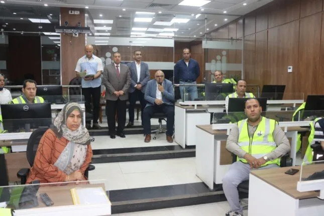 محافظ القليوبية يقوم بزيارة غرفة العمليات الخاصة بلجان الثانوية العامة ويتأكد من سير الامتحانات بشكل جيد. محافظ القليوبية يقوم بزيارة غرفة العمليات الخاصة بلجان الثانوية العامة ويتأكد من سير الامتحانات بشكل جيد.
