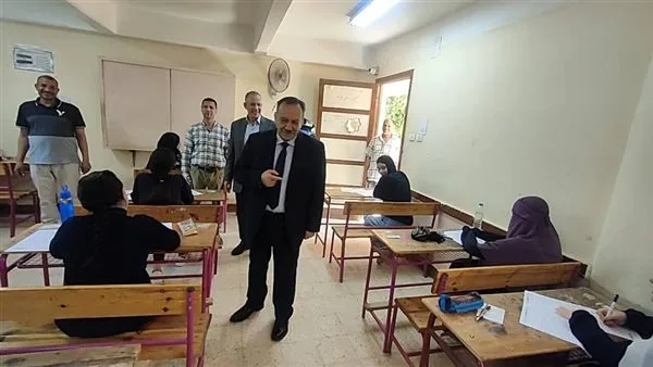 محافظ أسيوط: غرفة عمليات تعمل على مدار اليوم لضمان سلامة امتحانات الثانوية العامة محافظ أسيوط: غرفة عمليات تعمل على مدار اليوم لضمان سلامة امتحانات الثانوية العامة