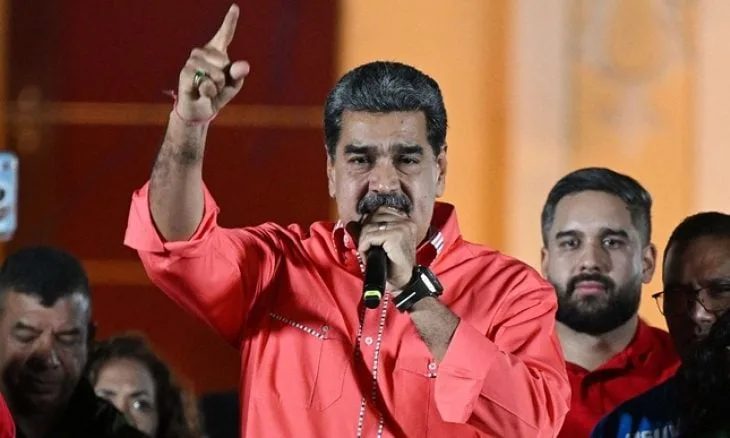 رئيس فنزويلا يعبر عن دعمه لإيران بوصفه نتنياهو بـ “هتلر العصر” رئيس فنزويلا يعبر عن دعمه لإيران بوصفه نتنياهو بـ “هتلر العصر”