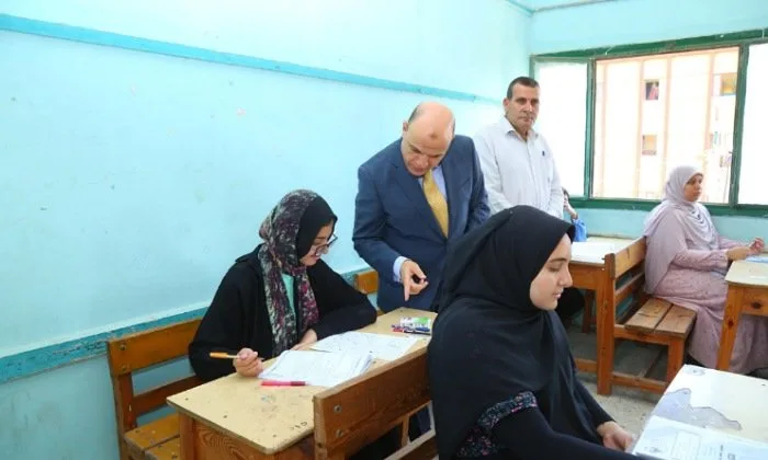 محافظ كفر الشيخ يزور لجنة عزت الشافعي للبنات لمتابعة سير امتحانات الثانوية العامة محافظ كفر الشيخ يزور لجنة عزت الشافعي للبنات لمتابعة سير امتحانات الثانوية العامة