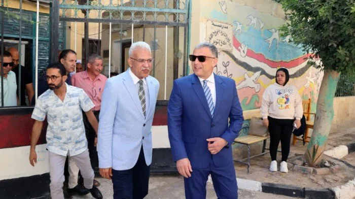 محافظ الإسماعيلية يزور انطلاق امتحانات الثانوية العامة محافظ الإسماعيلية يزور انطلاق امتحانات الثانوية العامة