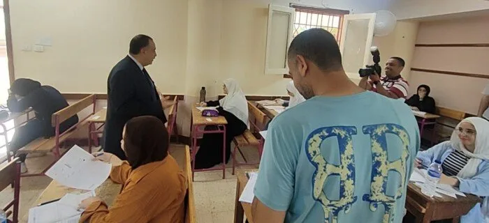 غرفة عمليات تعمل على مدار الساعة لضمان أمان امتحانات الثانوية العامة في أسيوط غرفة عمليات تعمل على مدار الساعة لضمان أمان امتحانات الثانوية العامة في أسيوط