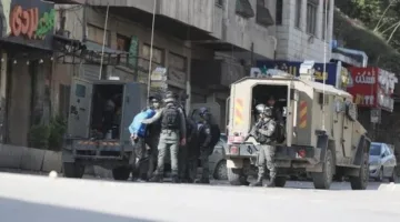 الجيش الإسرائيلي يدخل مدنًا في الضفة الغربية ويعتقل 29 فلسطينيًا منهم أطفال.