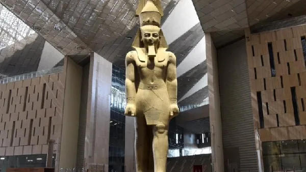 من بعد قرار تأجيل الافتتاح: مسار تمثال رمسيس الثاني حتى وصوله إلى المتحف المصري الكبير من بعد قرار تأجيل الافتتاح: مسار تمثال رمسيس الثاني حتى وصوله إلى المتحف المصري الكبير