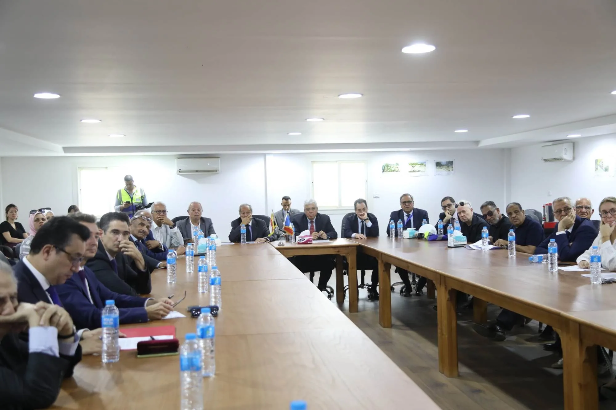 وزير التعليم العالي يراقب تقدم أعمال البناء في الحرم الجديد للجامعة الفرنسية وزير التعليم العالي يراقب تقدم أعمال البناء في الحرم الجديد للجامعة الفرنسية