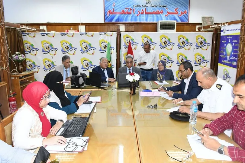 غرفة العمليات الرئيسية في الفيوم تراقب امتحانات الثانوية العامة بشكل فوري غرفة العمليات الرئيسية في الفيوم تراقب امتحانات الثانوية العامة بشكل فوري