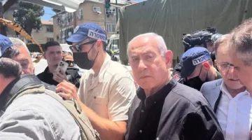 نتنياهو في بات يام: “تخيلوا ماذا سيحدث إذا كانت إيران تمتلك 20 ألف صاروخ مماثل”