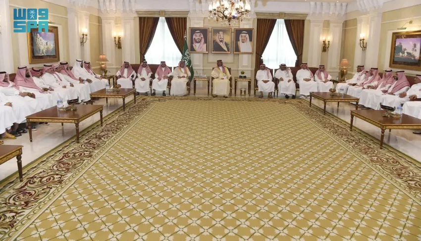 محافظ جدة يرحب بموظفي المحافظة والمراكز المرتبطة بها بمناسبة عيد الأضحى محافظ جدة يرحب بموظفي المحافظة والمراكز المرتبطة بها بمناسبة عيد الأضحى