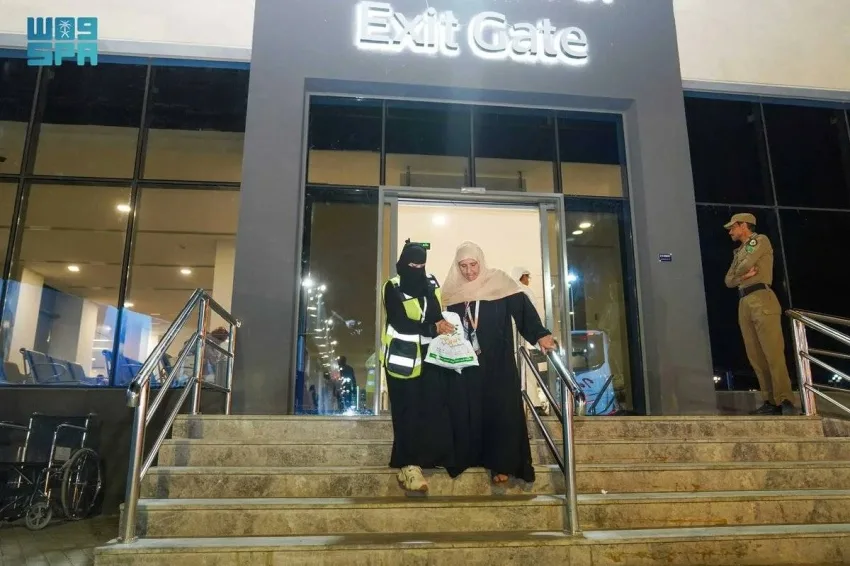 تحت إشراف أمير تبوك.. مدينة الحجاج تعكس أجواء الوداع لضيوف الرحمن العائدين إلى بلدانهم. تحت إشراف أمير تبوك.. مدينة الحجاج تعكس أجواء الوداع لضيوف الرحمن العائدين إلى بلدانهم.