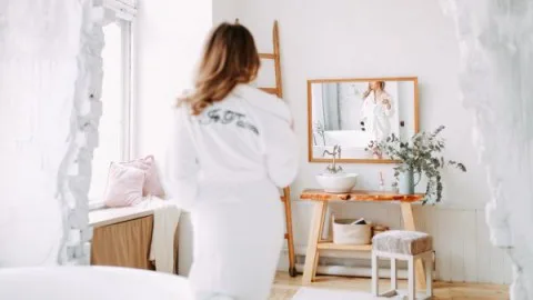 احتياجات حقيبة عروس: دليلك الشامل من البداية إلى النهاية احتياجات حقيبة عروس: دليلك الشامل من البداية إلى النهاية