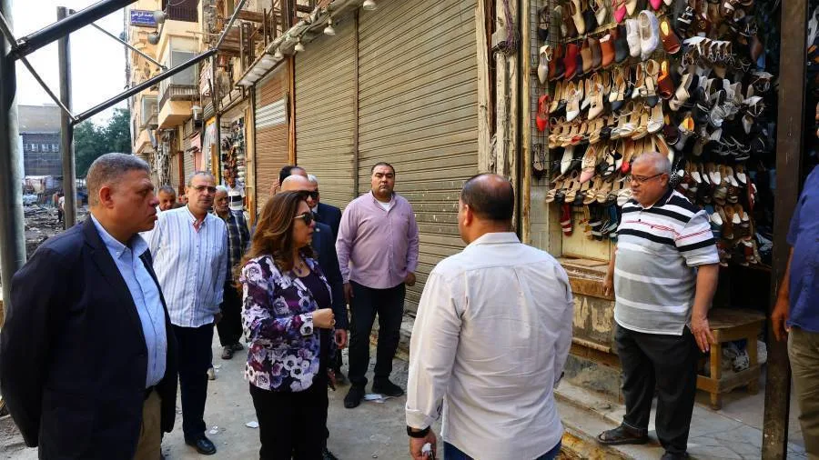 وزيرة التنمية المحلية تتابع سير العمل في المرحلة الأولى من تحديث سوق العتبة بمنطقة الموسكي وزيرة التنمية المحلية تتابع سير العمل في المرحلة الأولى من تحديث سوق العتبة بمنطقة الموسكي