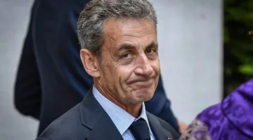 حدث تاريخي في فرنسا: سحب وسام جوقة الشرف من الرئيس السابق ساركوزي