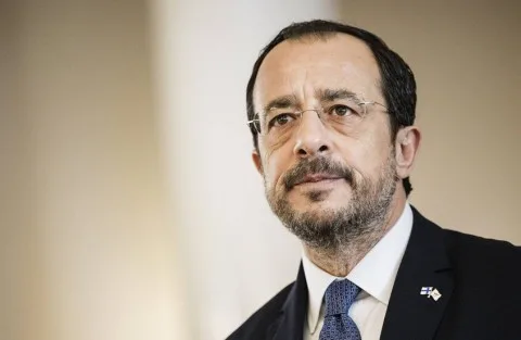 رئيس قبرص يناقش الطلب الإيراني لنقل “رسائل معينة” إلى إسرائيل.. وزير الدفاع الإسرائيلي: خامنئي يغير طهران إلى نسخة من بيروت. رئيس قبرص يناقش الطلب الإيراني لنقل “رسائل معينة” إلى إسرائيل.. وزير الدفاع الإسرائيلي: خامنئي يغير طهران إلى نسخة من بيروت.