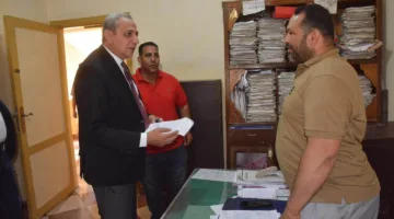 صور: محافظ الغربية يراقب الالتزام الإداري والسجلات والمعدات في الوحدة المحلية بسبرباي