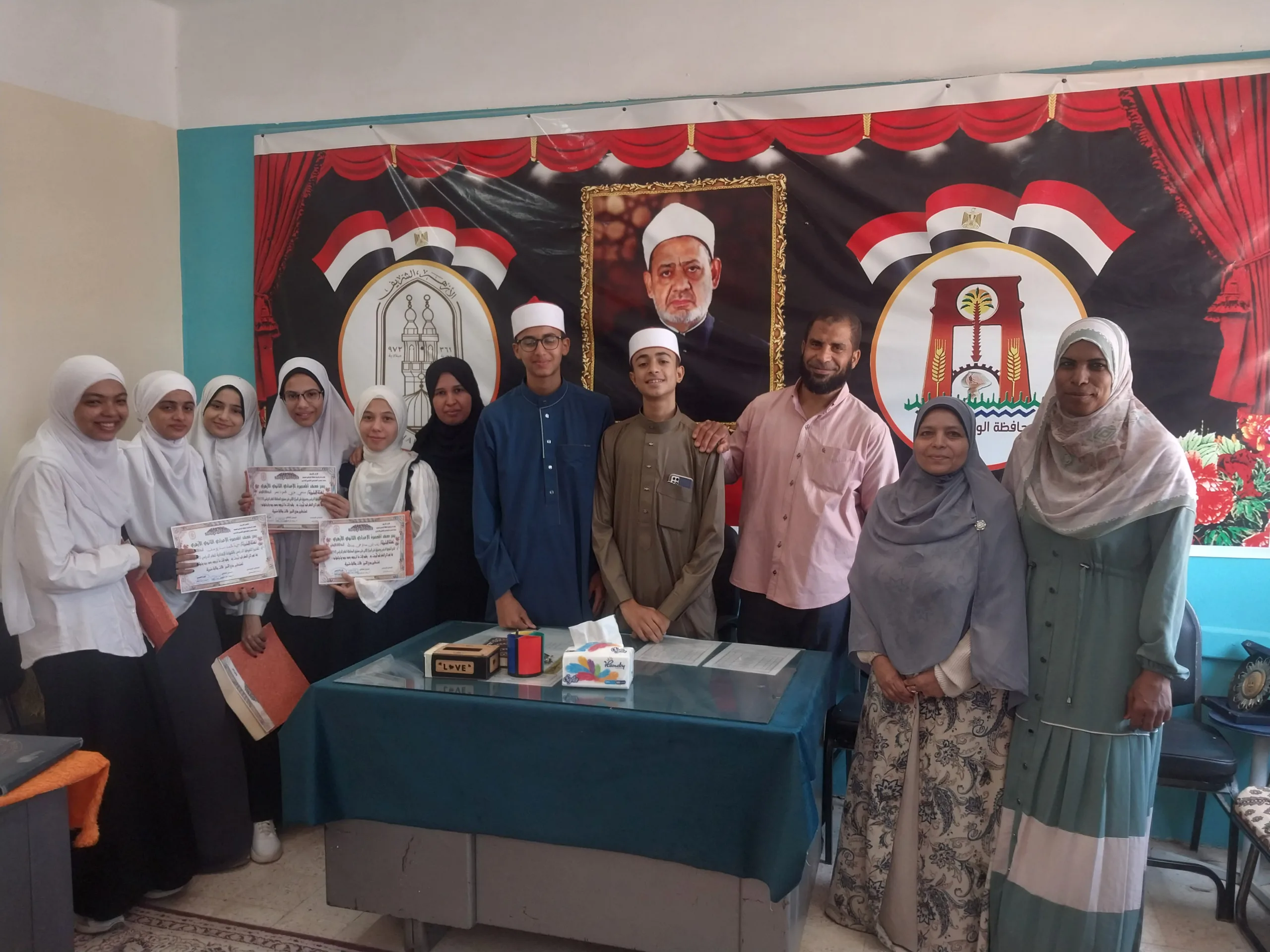 احتفال في معهد المعصرة لتكريم المتفوقين في الإعدادية الأزهرية بالوادي الجديد.. صور احتفال في معهد المعصرة لتكريم المتفوقين في الإعدادية الأزهرية بالوادي الجديد.. صور