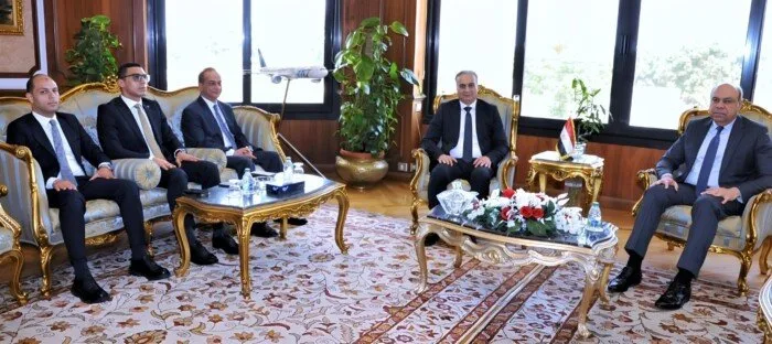 وزير الطيران: إنشاء بيئة خدمات شاملة في المطارات تعكس الهوية الحضارية لمصر وزير الطيران: إنشاء بيئة خدمات شاملة في المطارات تعكس الهوية الحضارية لمصر