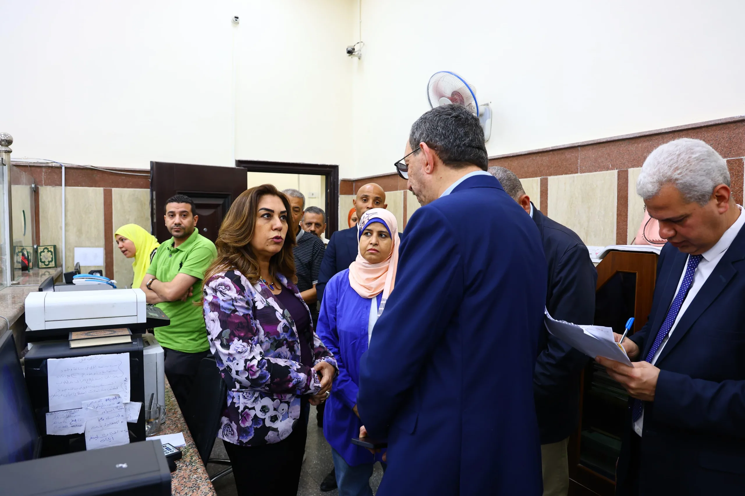 منال عوض تزور المركز التكنولوجي في حي عابدين وتقدم حلولاً لشكاوى المواطنين منال عوض تزور المركز التكنولوجي في حي عابدين وتقدم حلولاً لشكاوى المواطنين