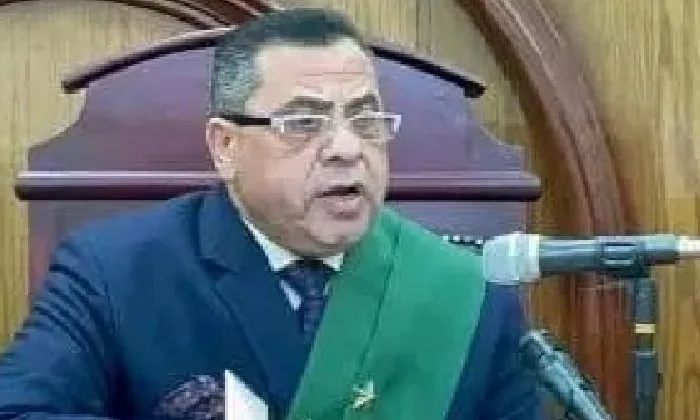 «محكمة جنايات الزقازيق» تُحيل أوراق سائق متهم بخطف وقتل طفل إلى المفتي، والنطق بالحكم في 10 أغسطس. «محكمة جنايات الزقازيق» تُحيل أوراق سائق متهم بخطف وقتل طفل إلى المفتي، والنطق بالحكم في 10 أغسطس.