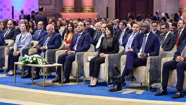 مصر والاتحاد الأوروبي يطلقان مبادرة صندوق التنمية المستدامة الأوروبية بقيمة 1.8 مليار يورو مصر والاتحاد الأوروبي يطلقان مبادرة صندوق التنمية المستدامة الأوروبية بقيمة 1.8 مليار يورو