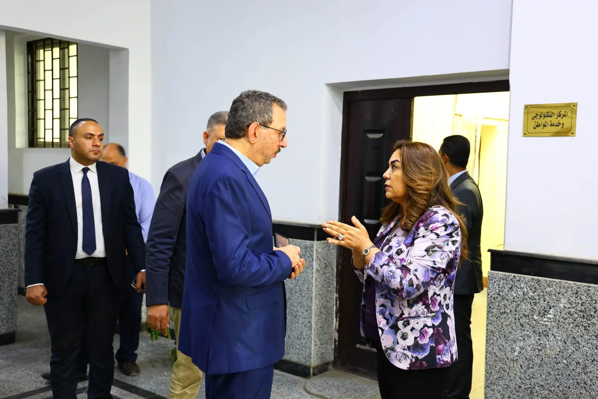 وزيرة التنمية المحلية تشن زيارة غير متوقعة إلى حي عابدين في القاهرة وزيرة التنمية المحلية تشن زيارة غير متوقعة إلى حي عابدين في القاهرة