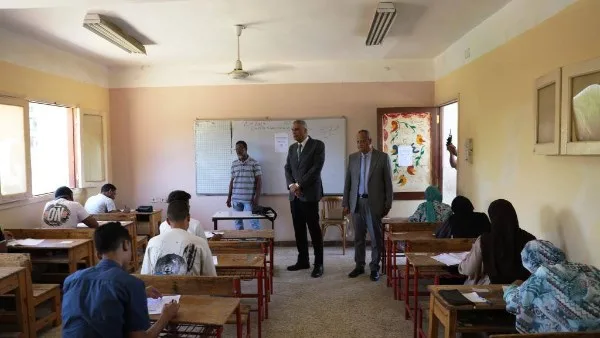 محافظ أسوان يزور لجان امتحانات الثانوية العامة في مدارس إدفو | صور محافظ أسوان يزور لجان امتحانات الثانوية العامة في مدارس إدفو | صور