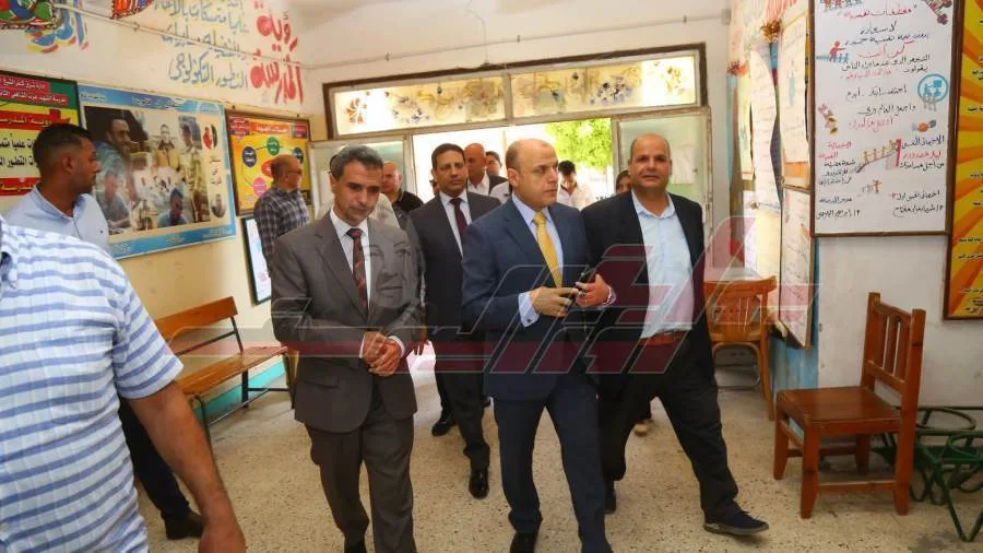 عبدالمعطي وجودة يتفقدان سير امتحانات الثانوية العامة في كفر الشيخ ويؤكدان انتظامها عبدالمعطي وجودة يتفقدان سير امتحانات الثانوية العامة في كفر الشيخ ويؤكدان انتظامها
