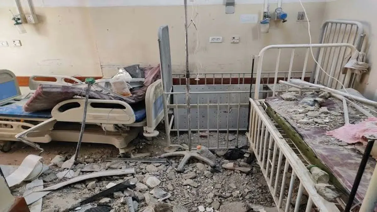 وزارة الصحة في غزة: القصف المستمر حول المستشفيات يهدد بتعطيل ما تبقى من المنشآت الطبية. وزارة الصحة في غزة: القصف المستمر حول المستشفيات يهدد بتعطيل ما تبقى من المنشآت الطبية.