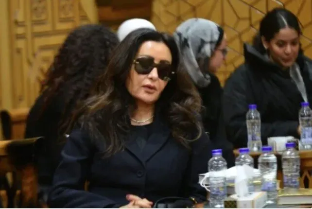 في حزن على شقيقها الأكبر.. لطيفة تؤجل إصدار ألبومها الجديد في حزن على شقيقها الأكبر.. لطيفة تؤجل إصدار ألبومها الجديد