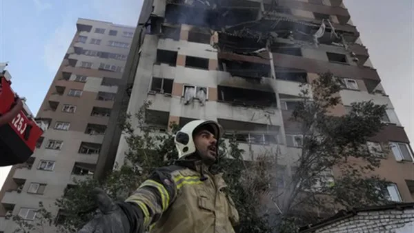 دمار كبير وانفجارات صاخبة في طهران.. غارات إسرائيلية تستهدف المباني السكنية مع سقوط قتلى وجرحى دمار كبير وانفجارات صاخبة في طهران.. غارات إسرائيلية تستهدف المباني السكنية مع سقوط قتلى وجرحى