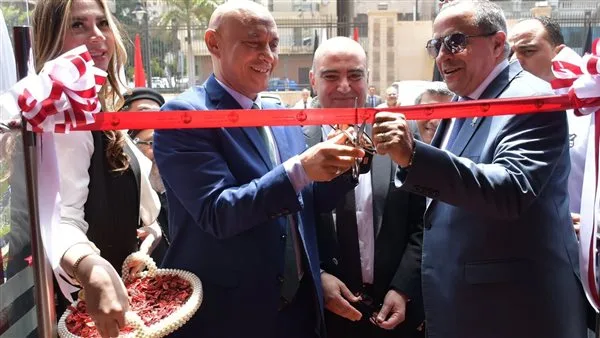 محافظ بورسعيد يدشّن فرعاً جديداً لبنك مصر في المقر الرئيسي. محافظ بورسعيد يدشّن فرعاً جديداً لبنك مصر في المقر الرئيسي.
