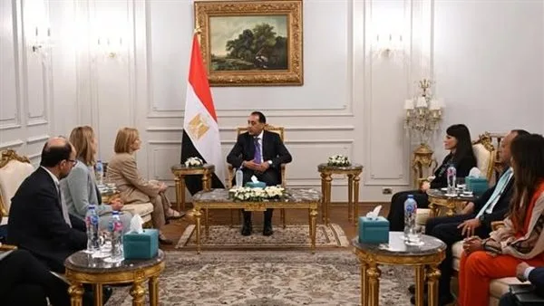 رئيس الوزراء يجتمع مع نائب رئيس بنك الاستثمار الأوروبي لأجل هذه الغاية رئيس الوزراء يجتمع مع نائب رئيس بنك الاستثمار الأوروبي لأجل هذه الغاية