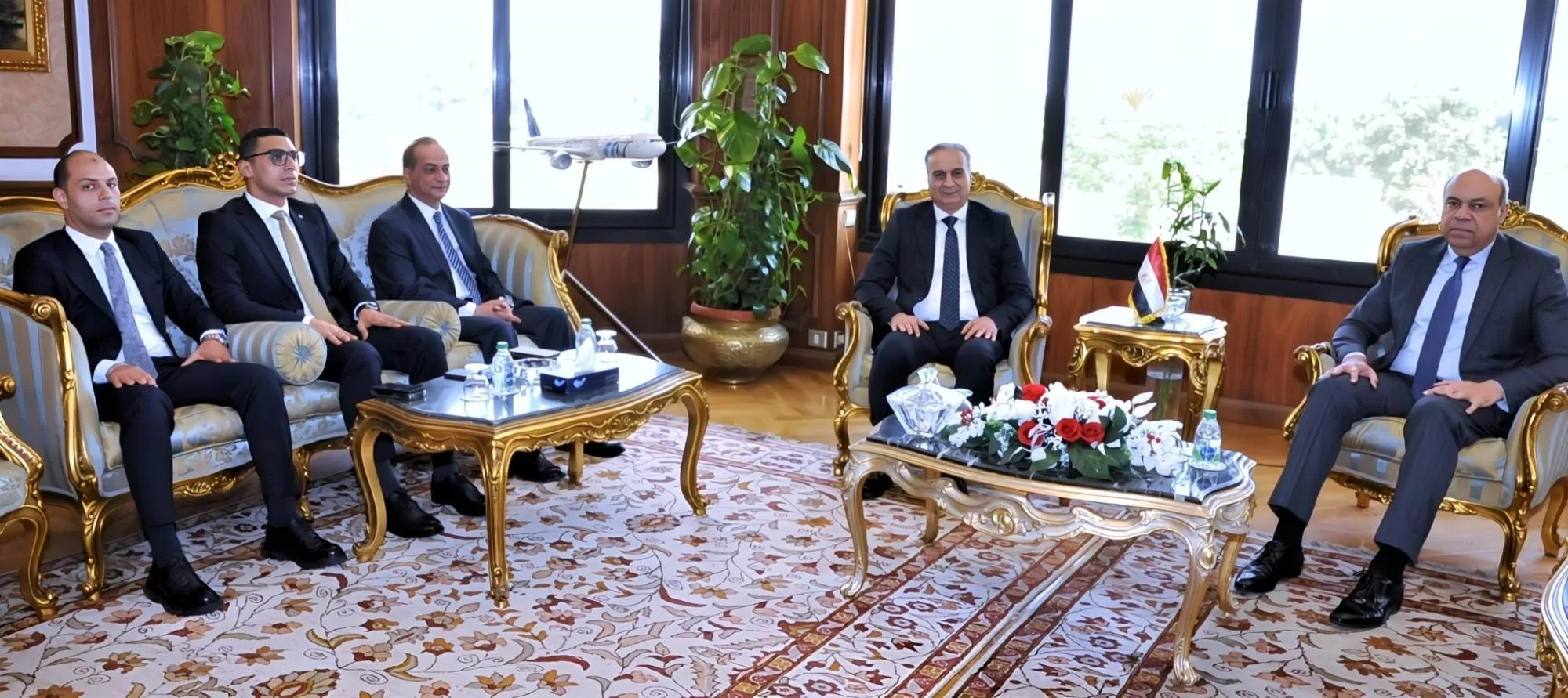 رئيس هيئة حماية المستهلك يُجري لقاءً مع وزير الطيران المدني لمناقشة أطر التعاون المشترك رئيس هيئة حماية المستهلك يُجري لقاءً مع وزير الطيران المدني لمناقشة أطر التعاون المشترك