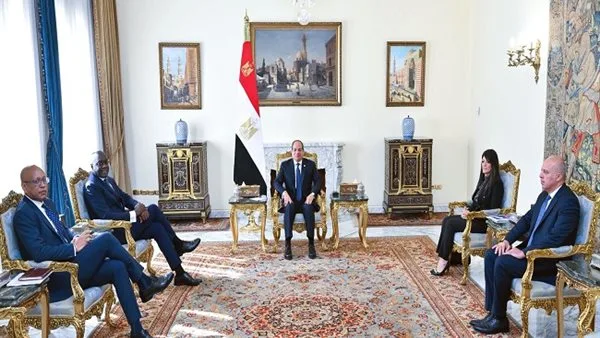 السيسي يلتقي بالمدير التنفيذي لمؤسسة التمويل الدولية: الرئيس يبرز اهتمام مصر بتعزيز مساهمة القطاع الخاص في الاقتصاد والتنمية مع توفير مزايا ضريبية وجمركية متعددة. السيسي يلتقي بالمدير التنفيذي لمؤسسة التمويل الدولية: الرئيس يبرز اهتمام مصر بتعزيز مساهمة القطاع الخاص في الاقتصاد والتنمية مع توفير مزايا ضريبية وجمركية متعددة.