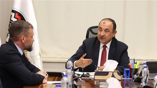 وزير الأعمال: ملتزمون بتعزيز الشراكة مع الشركات الدولية لدعم الصناعة الوطنية وزير الأعمال: ملتزمون بتعزيز الشراكة مع الشركات الدولية لدعم الصناعة الوطنية